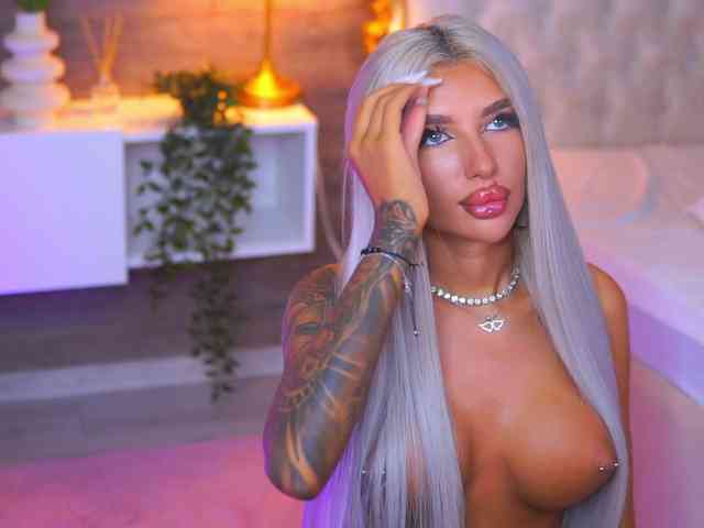 JuicyJessye webcam