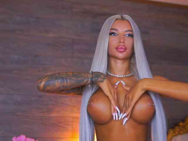 JuicyJessye webcam