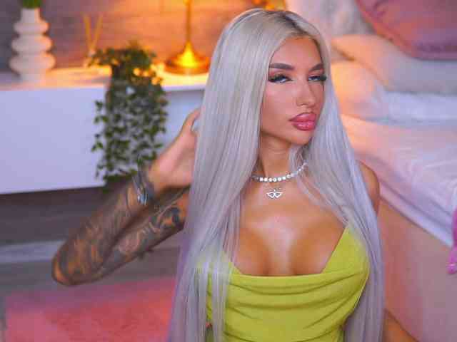 JuicyJessye webcam