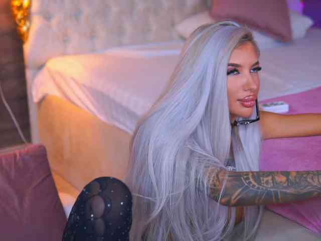 JuicyJessye webcam