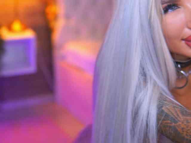 JuicyJessye webcam