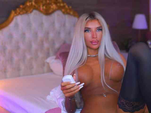 JuicyJessye webcam