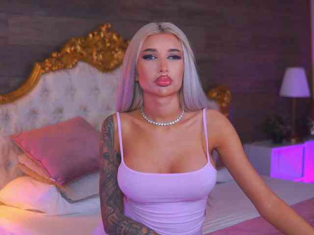 JuicyJessye webcam
