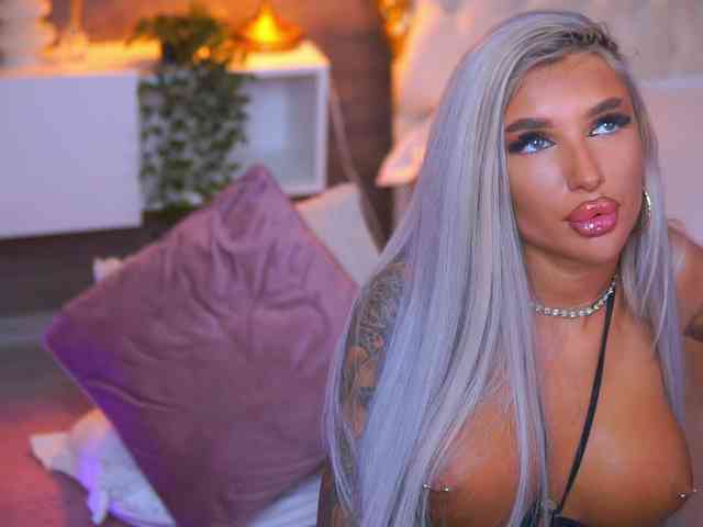 JuicyJessye webcam