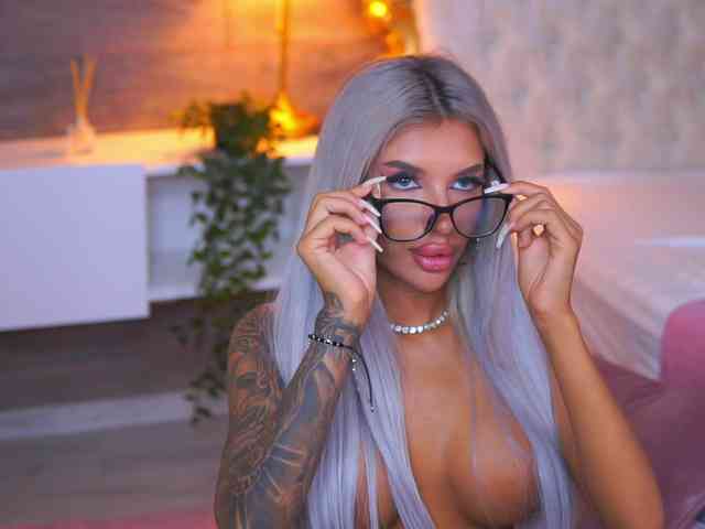 JuicyJessye Live Webcam on BongaCams