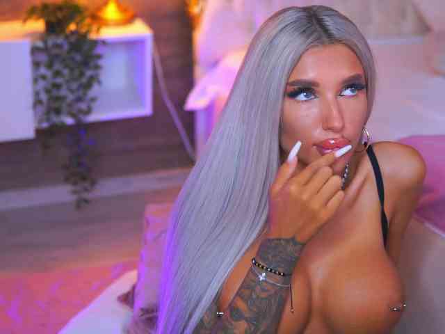 JuicyJessye webcam
