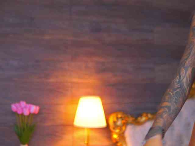 JuicyJessye webcam