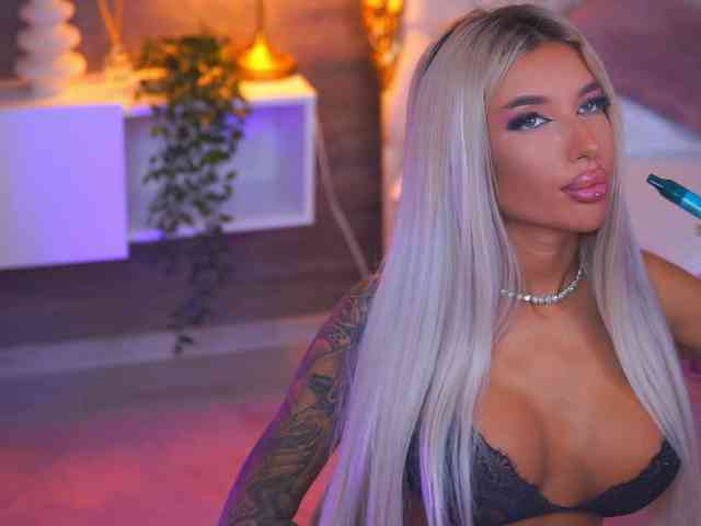 JuicyJessye webcam