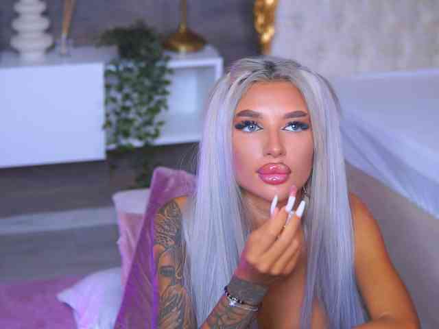 JuicyJessye webcam