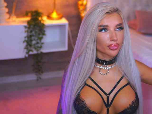 JuicyJessye webcam