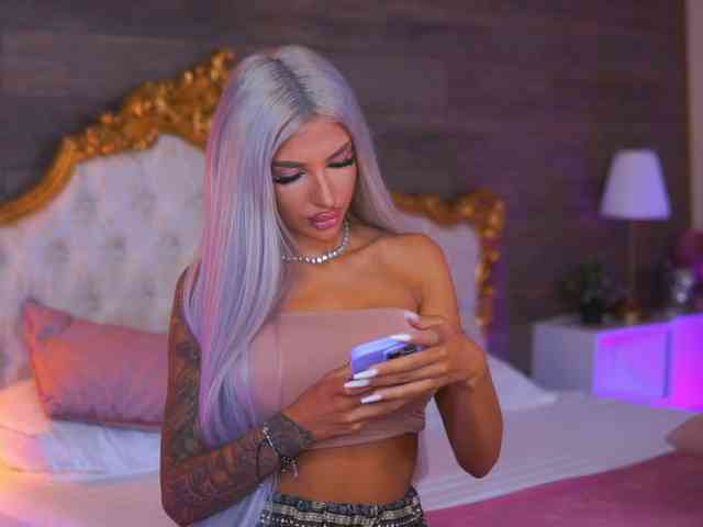 JuicyJessye webcam