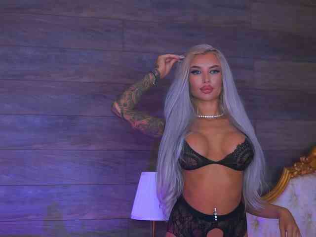 JuicyJessye webcam