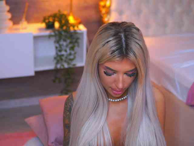 JuicyJessye webcam