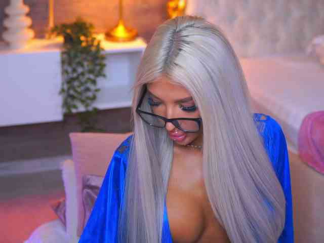 JuicyJessye webcam