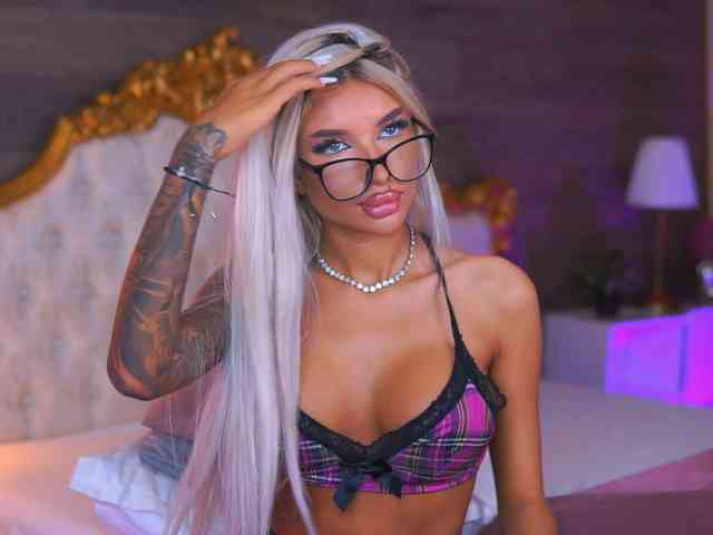 JuicyJessye Sex Cam Show