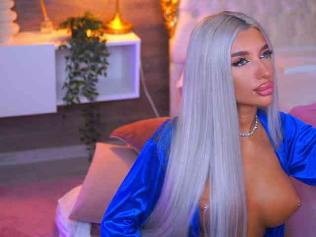 JuicyJessye webcam
