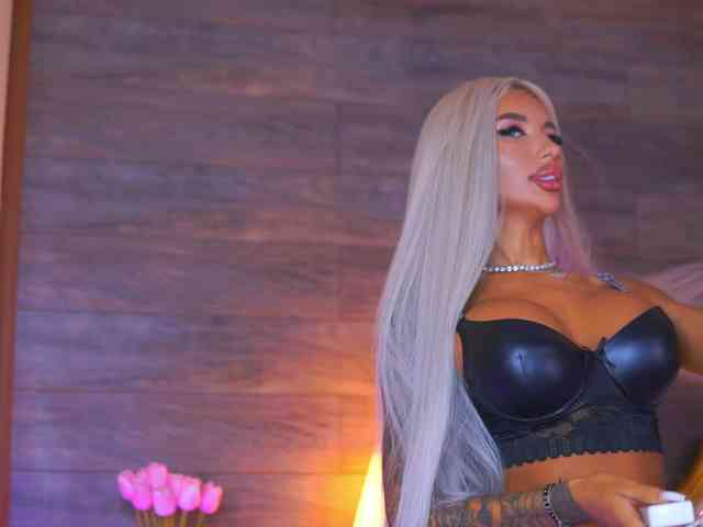 JuicyJessye webcam