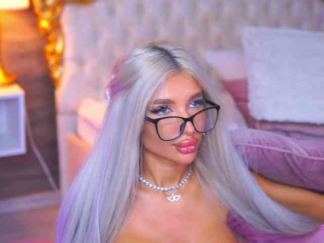 JuicyJessye webcam