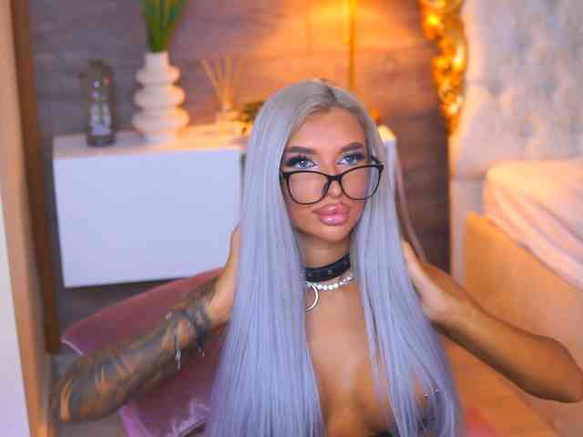 JuicyJessye webcam