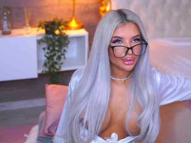 JuicyJessye webcam