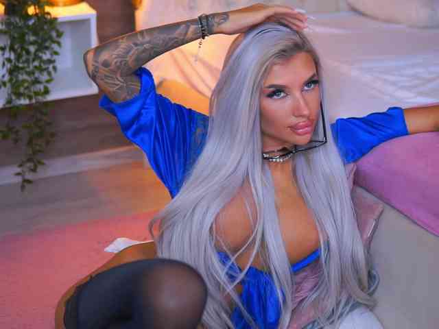 JuicyJessye webcam