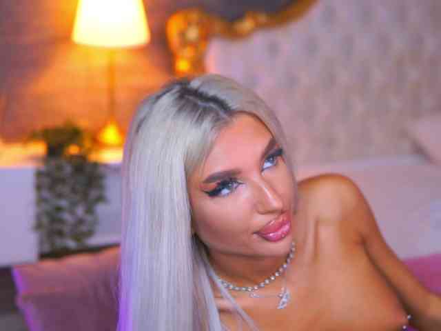 JuicyJessye webcam