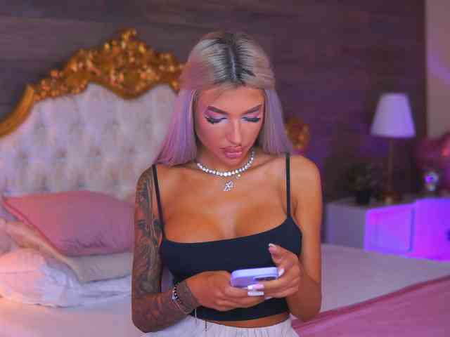 JuicyJessye webcam