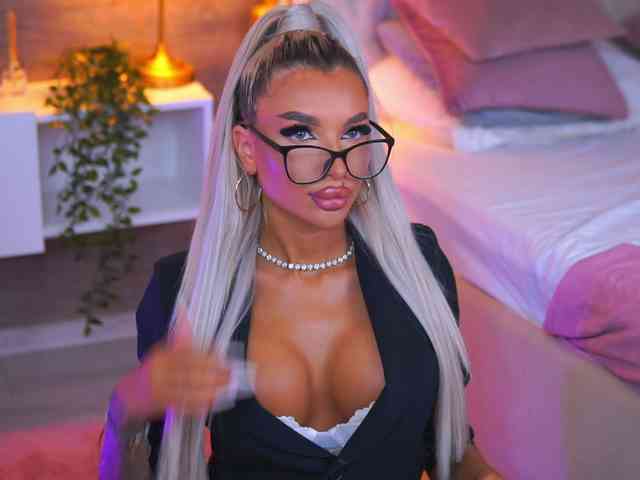 JuicyJessye webcam