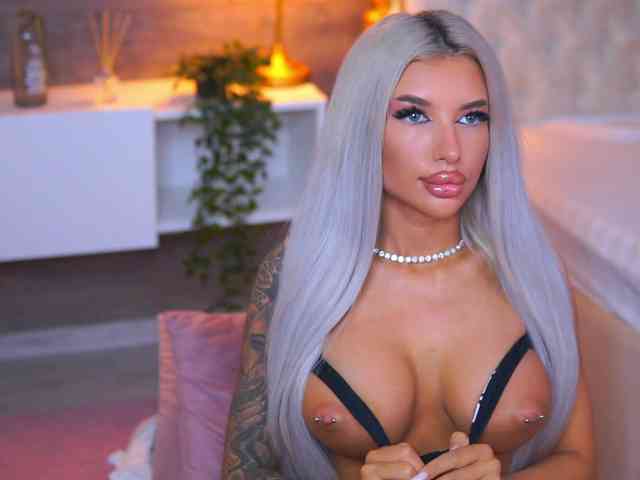 JuicyJessye webcam