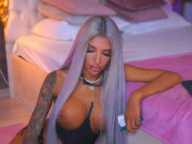 JuicyJessye webcam