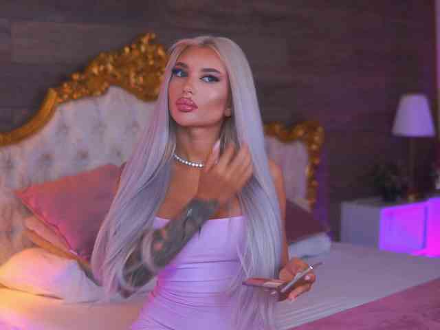 JuicyJessye webcam