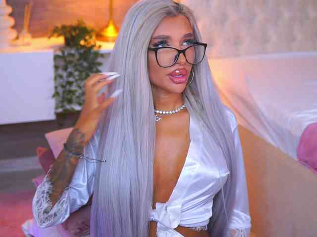 JuicyJessye webcam
