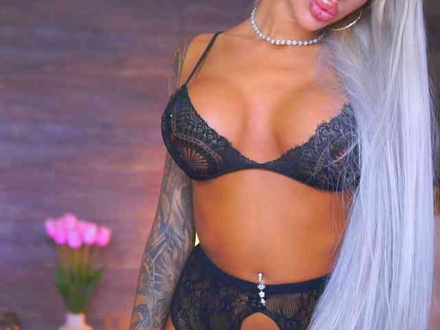 JuicyJessye webcam