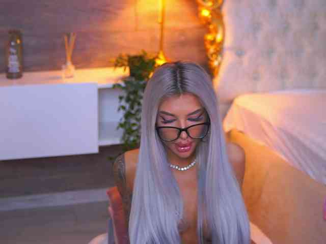JuicyJessye Live Webcam on BongaCams