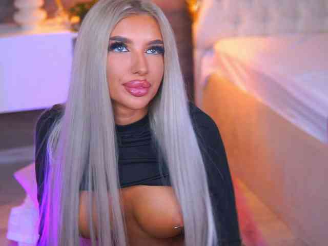 JuicyJessye webcam