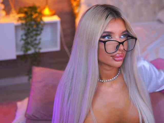 JuicyJessye Sex Cam Show