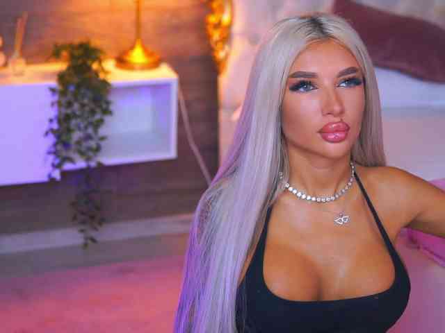 JuicyJessye webcam