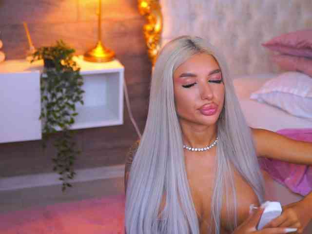 JuicyJessye webcam