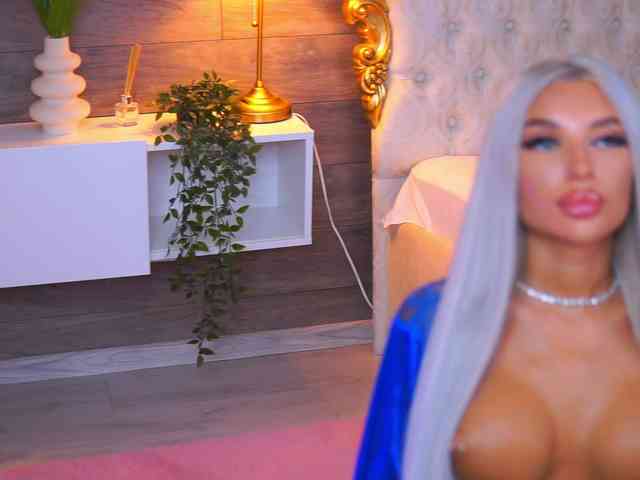 JuicyJessye webcam