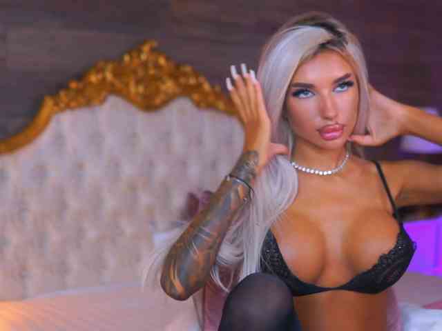 JuicyJessye webcam