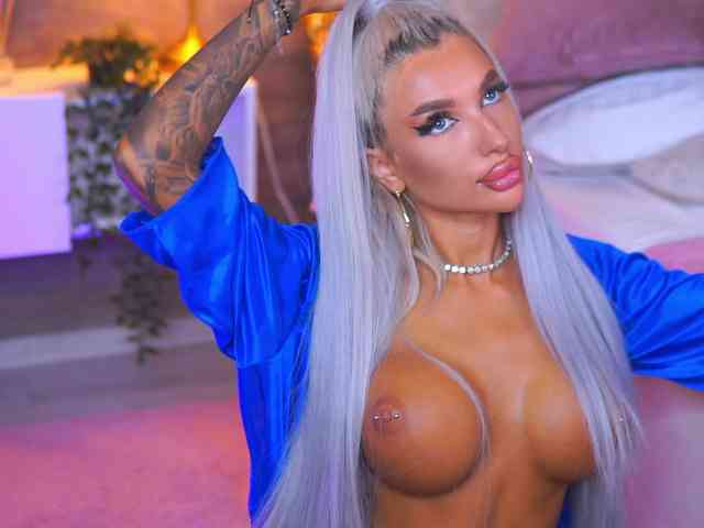 JuicyJessye webcam