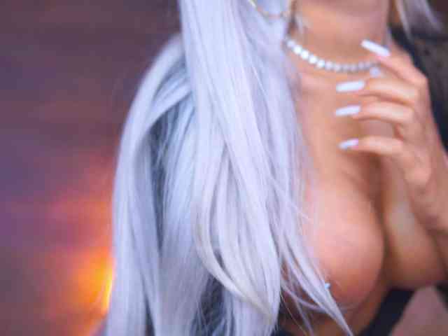 JuicyJessye webcam