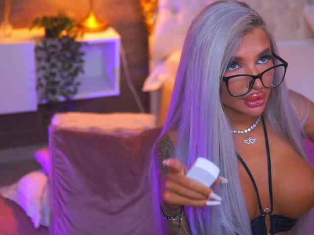 JuicyJessye webcam