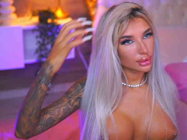 JuicyJessye webcam