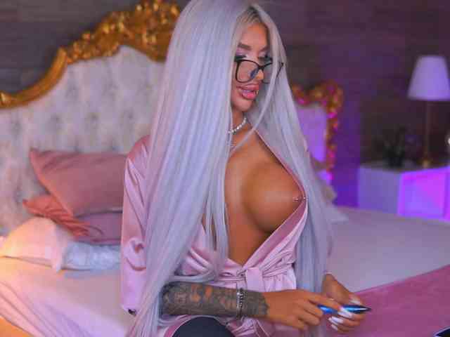 JuicyJessye webcam