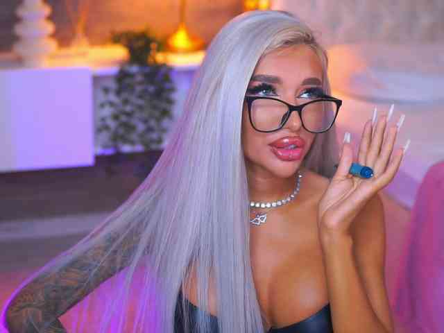 JuicyJessye webcam