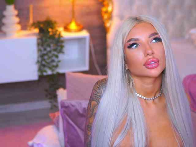 JuicyJessye webcam