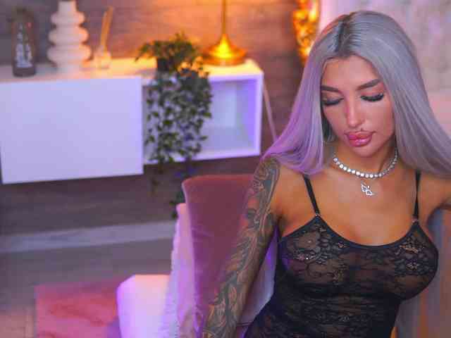 JuicyJessye webcam