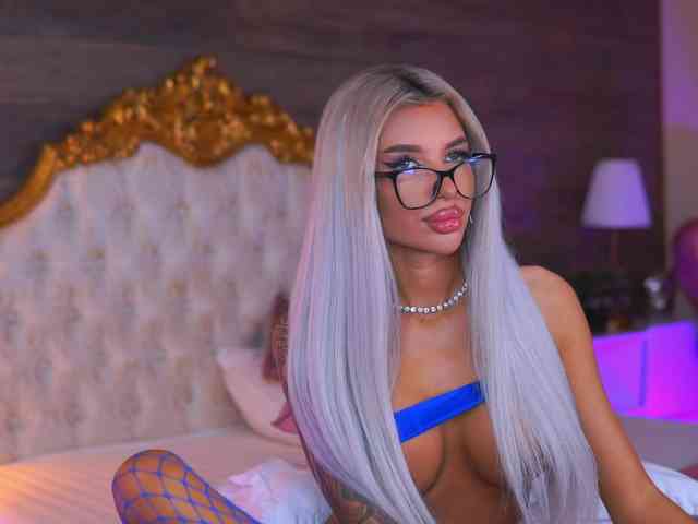 JuicyJessye webcam