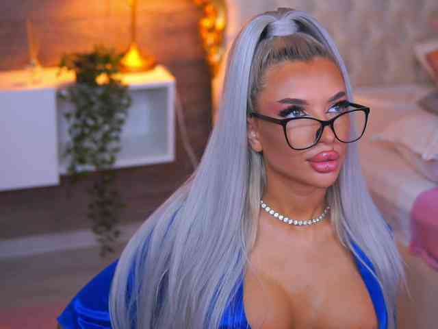 JuicyJessye webcam